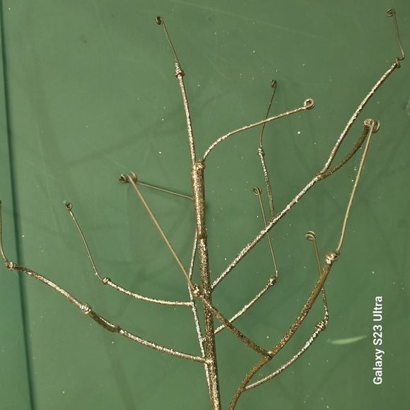 Metal Christmas Tree Photo Holder - Picture 2 of 9